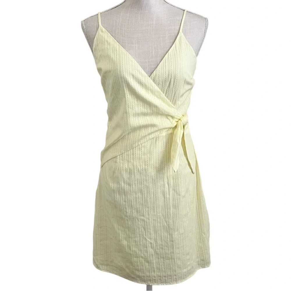 Gianni Bini Wrap Mini Dress. Size Small